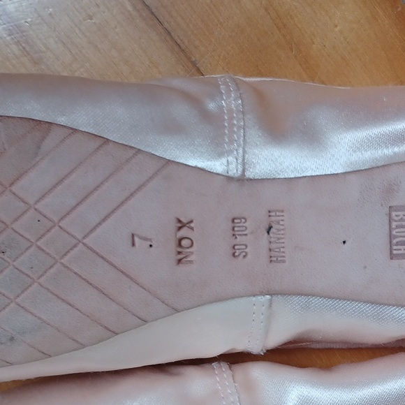 Professional Bloch Ballet Pointes Size 7 - Picture 8 of 15